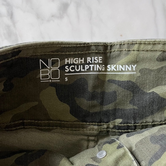 High Rise Camo Sculpting Skinny Jeans - Size 5 - Picture 6 of 14